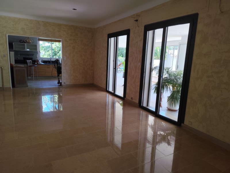 Cristallisation d'un Marbre chez un Particulier à Fos sur Mer dans les Bouches du Rhône 