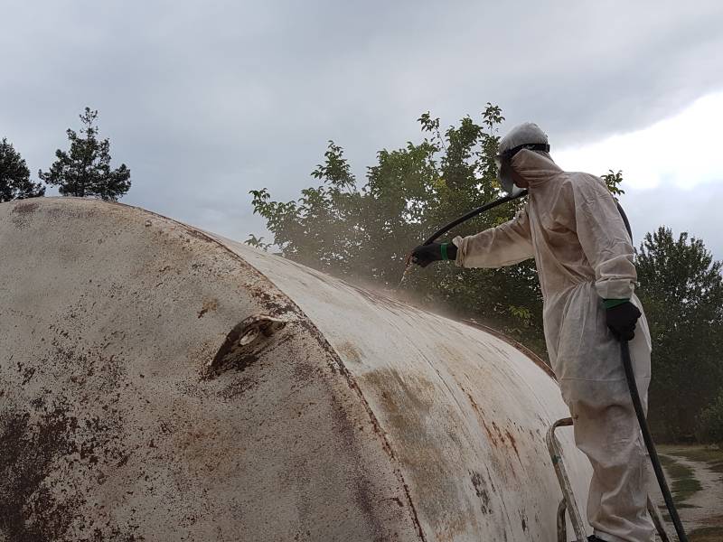 Gommage sur citernes et cave viticole  à Montfrin