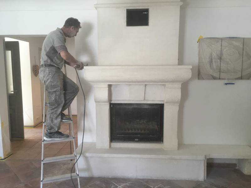 rénovation cheminée en pierre de tailles dans le Lubéron