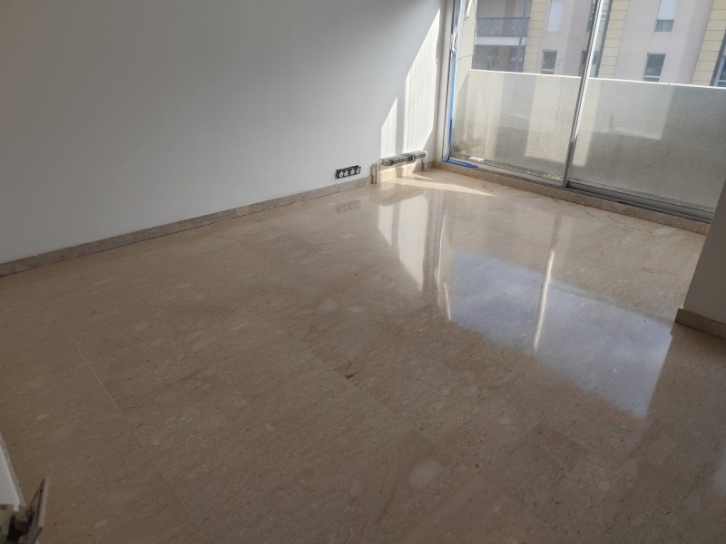 Ponçage d'un Marbre chez un particulier à Marseille dans les Bouches  du Rhône 