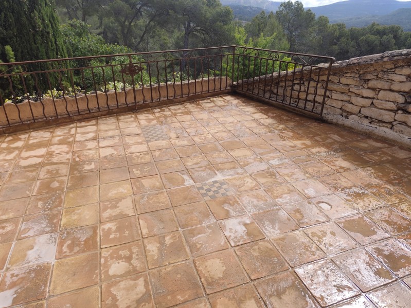 Rénovation Terrasse en Terres Cuites au Tholonet dans le Pays d'Aix en Provence 